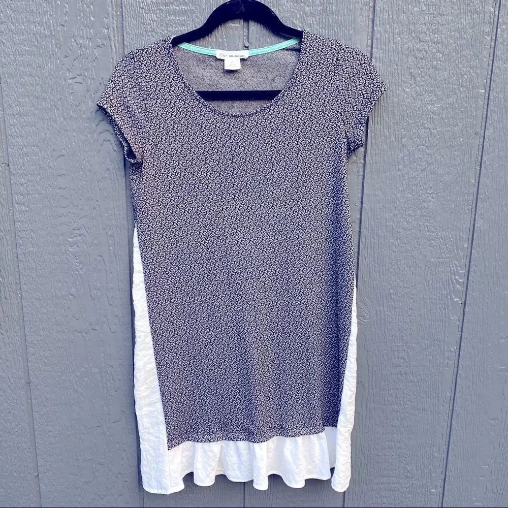 Clu & Willoughby Anthropologie Pattern Ruffle Top